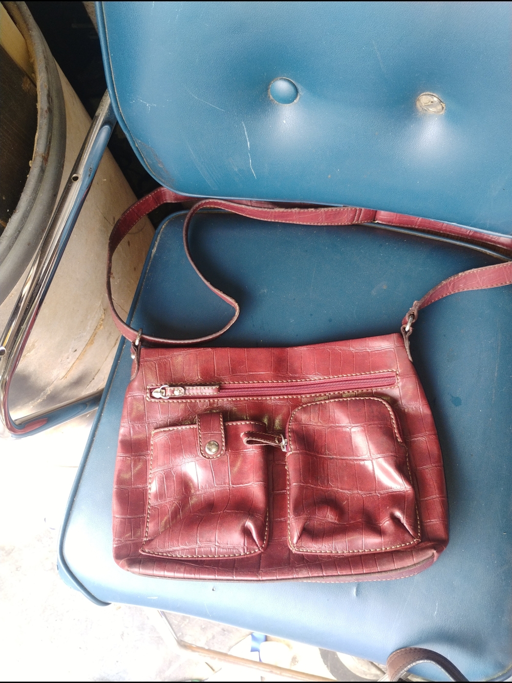 Relic Croc-Texture Burgundy Crossbody Bag with Front Pockets